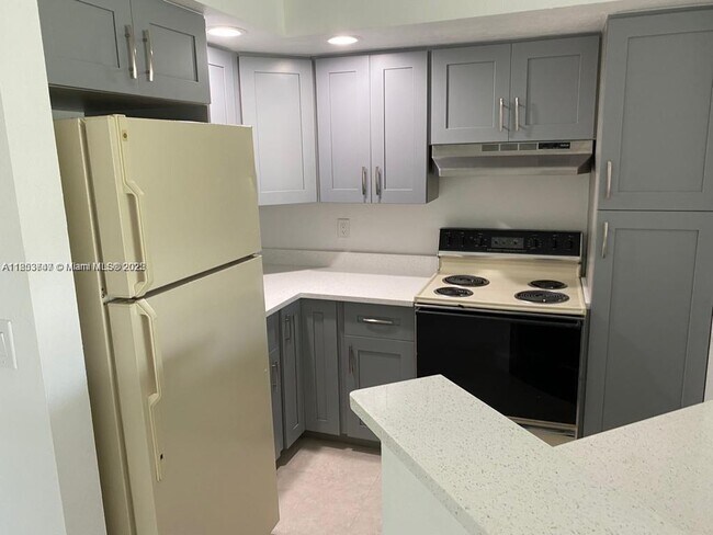 Building Photo - 12540 Vista Isles Dr
