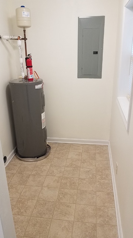 Building Photo - 1241 N Main St