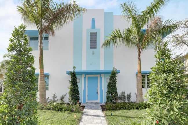 Primary Photo - 211 S Ocean Blvd