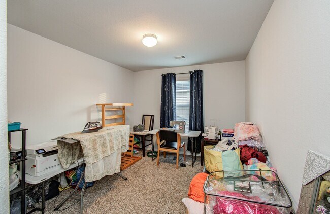 Building Photo - 318 Bolton Dr