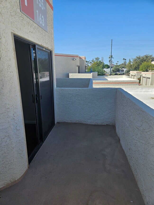 Building Photo - 885 N Granite Reef Rd