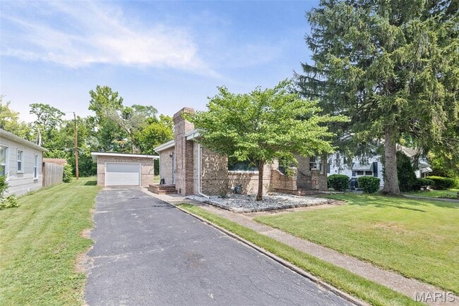 Building Photo - 227 Parkway Pl