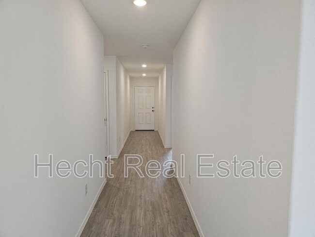 Building Photo - 1658 Lilyturf Rd