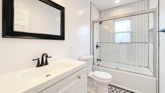 Building Photo - 5701 S San Vicente Blvd