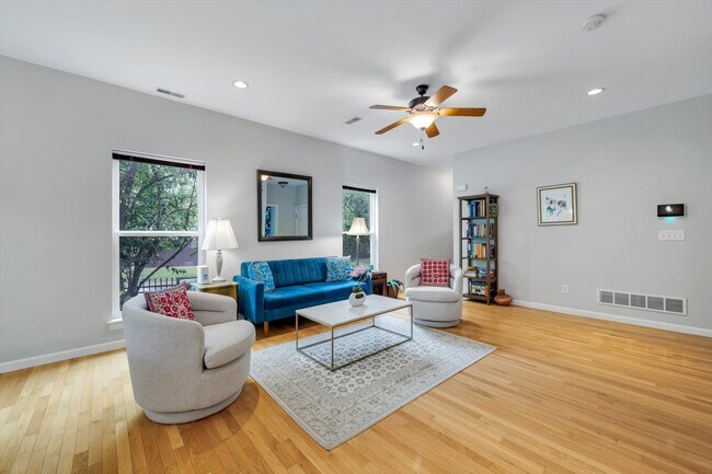 Building Photo - 8018 Presidio Ct
