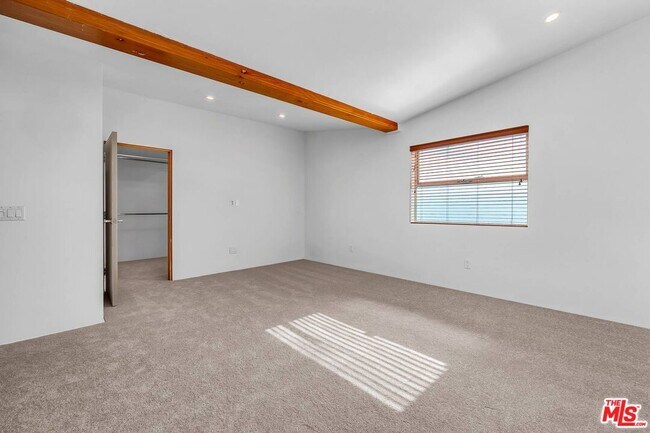 Building Photo - 258 3rd Ave