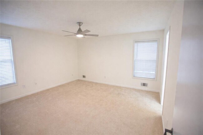 Building Photo - 5270 Oaks Landing Ct