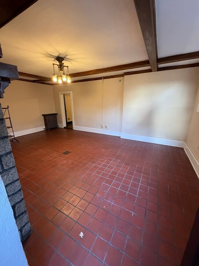 Building Photo - 1 BR Apt in Old SW; Utilities & Wi-Fi included!