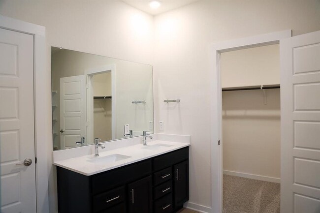 Building Photo - 14012 Lubeck Dr