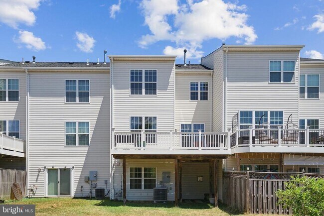 Building Photo - 41685 St Albans Terrace