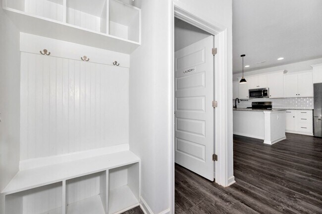 Building Photo - Beautiful 4-Bedroom Home with Office, Bonus Room, and Large Backyard
