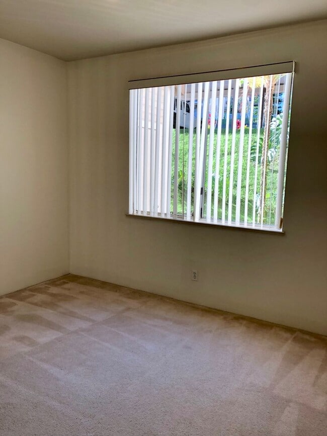 Building Photo - Large 2bd/2ba/2pkg in Terraces of Launani Valley