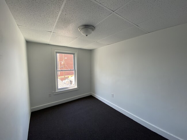 Building Photo - 530 S Duke St