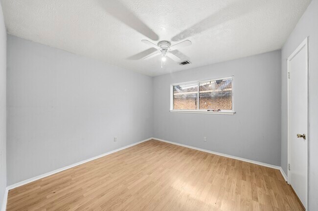 Building Photo - 3324 Kathryn Cir