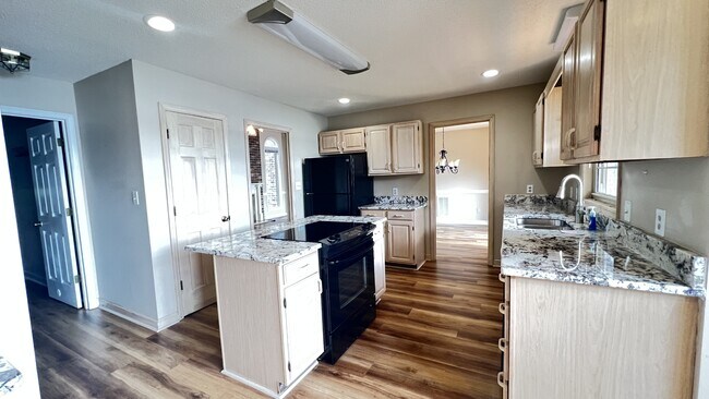 Building Photo - 159 Starboard Bay
