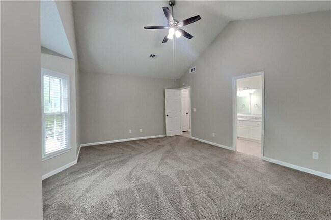 Building Photo - 2960 Binghampton Ln