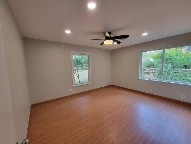 Building Photo - 2513 W 45th St