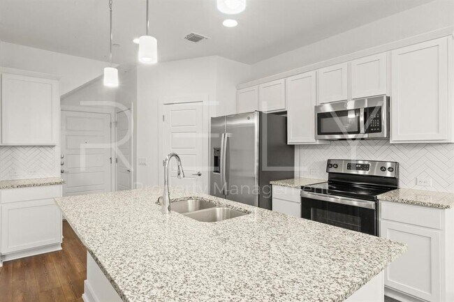 Building Photo - 11202 Gadsen Ln