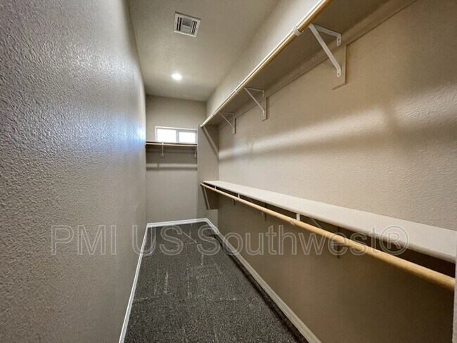 Building Photo - 2265 E Robby