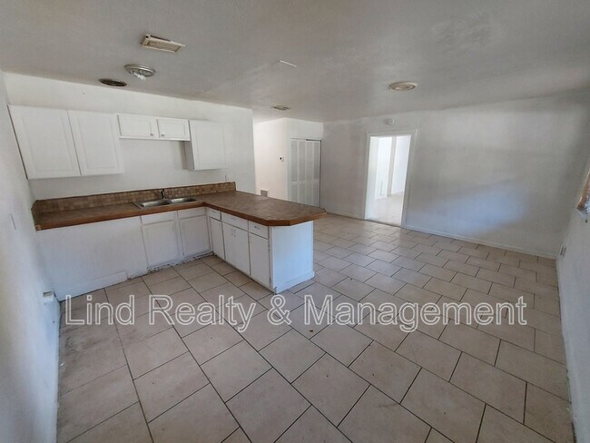 Building Photo - 7232 Rutledge Pearson Dr