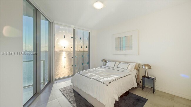 Building Photo - 2900 NE 7th Ave