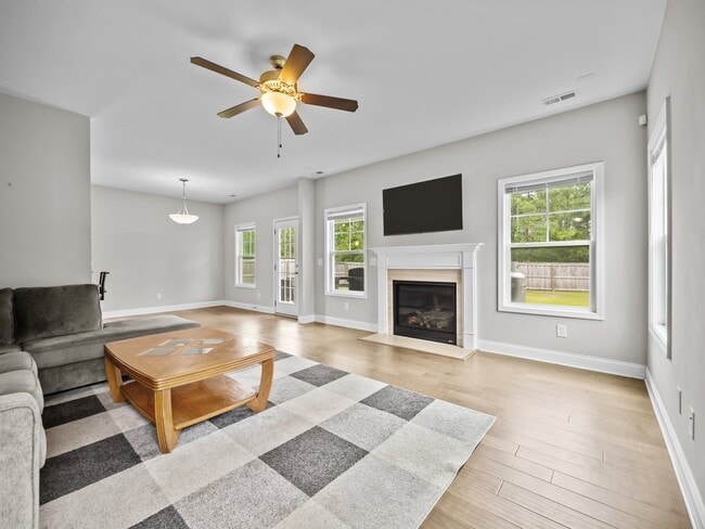 Building Photo - 220 Salty Dog Ln