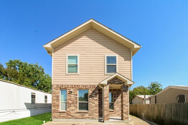 Primary Photo - 3223 Bay Oaks Harbor Dr