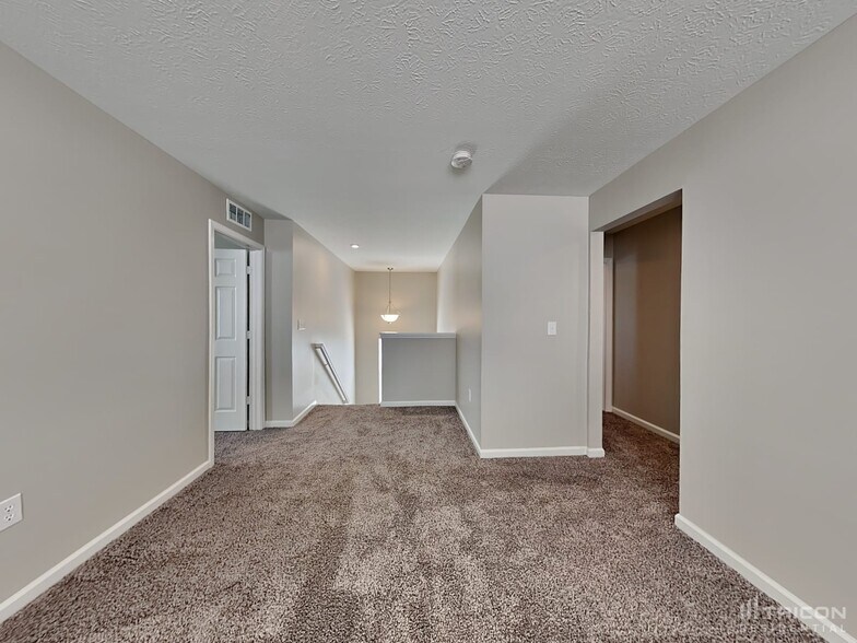 Building Photo - 2446 Creek Bank Dr