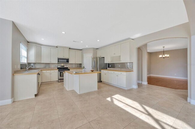 Building Photo - 16323 Bridgewalk Dr