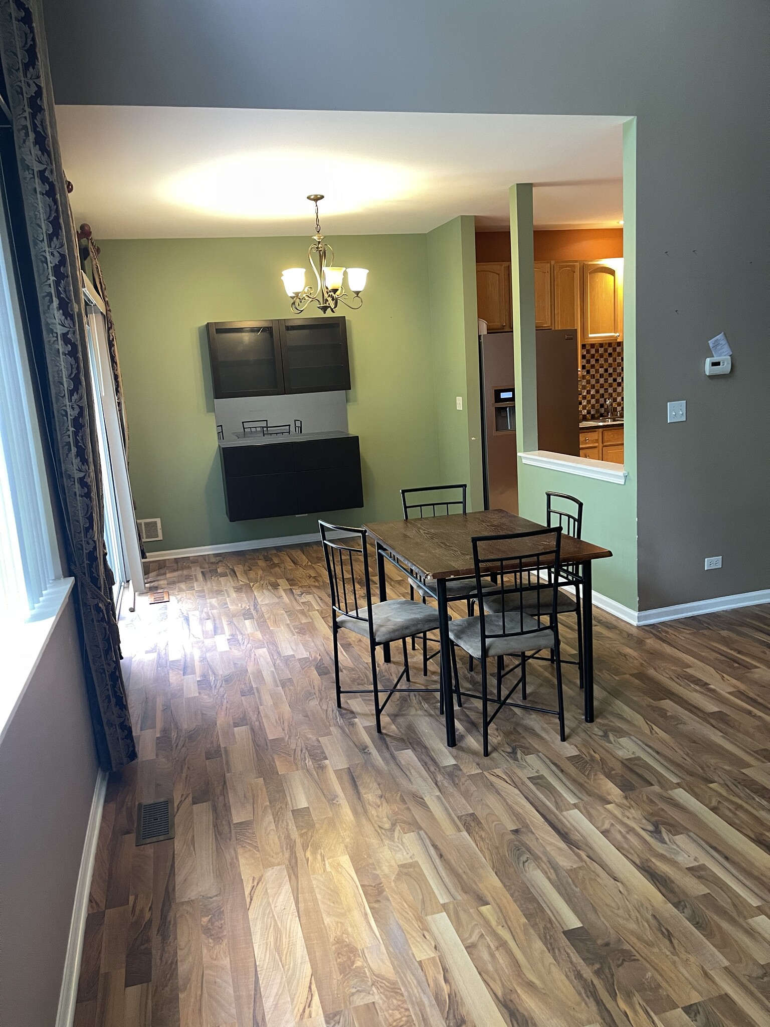 Building Photo - 1022 Evergreen Cir