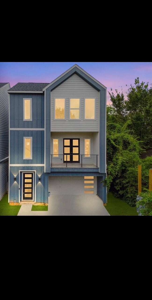 Building Photo - 2807 Brailsfort St