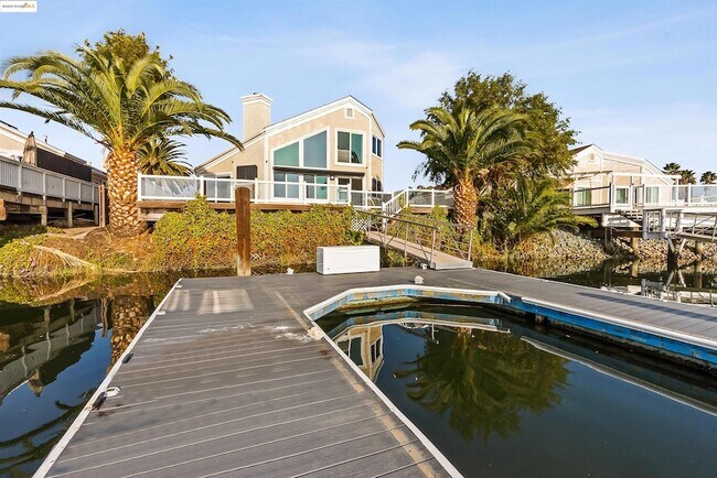 Building Photo - 4730 Spinnaker Way