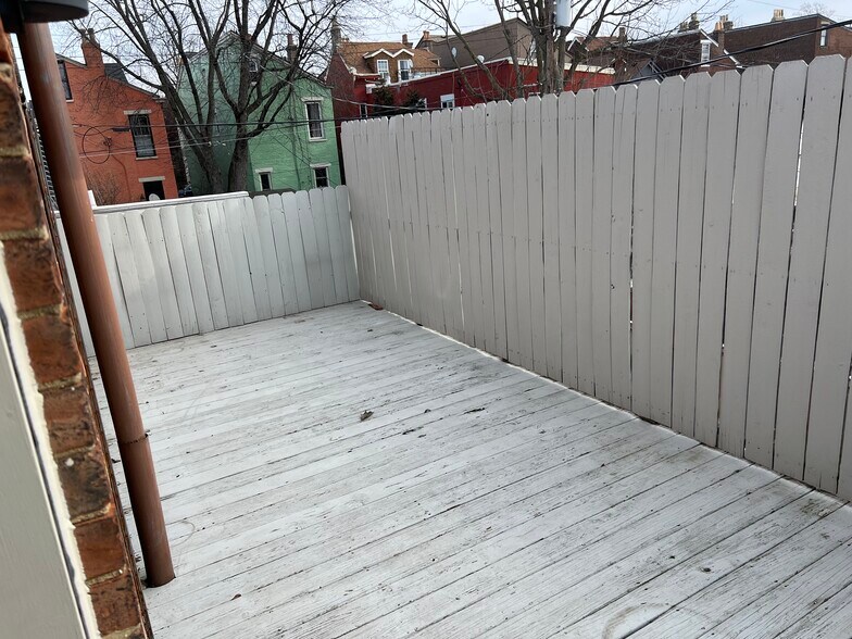 Building Photo - 601 Overton St