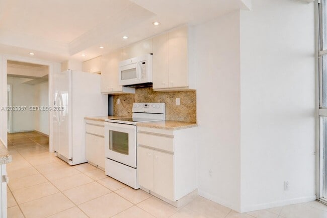 Building Photo - 4000 Towerside Terrace