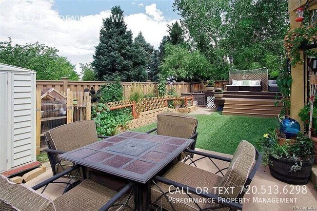 Building Photo - 1537 Laurenwood Way