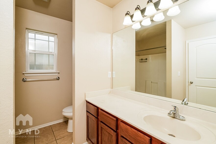 Building Photo - 14603 E 108th St N