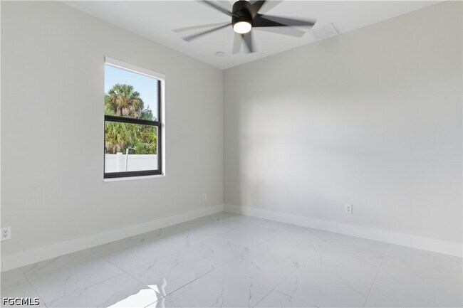 Building Photo - 1442 NE 33rd Ln