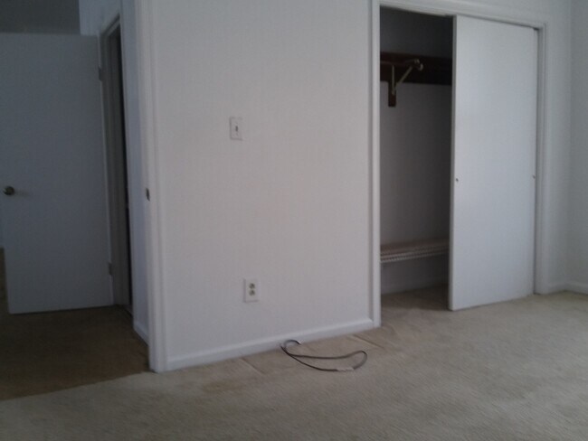 Building Photo - 431 County St