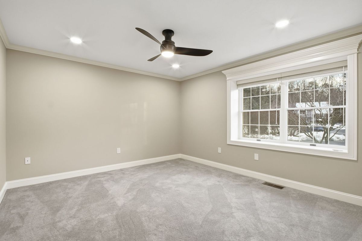 Building Photo - 193 The Meadows