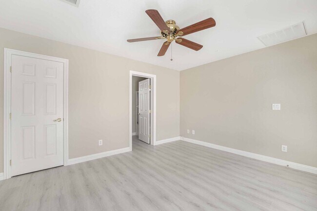 Building Photo - Gorgeous Mountains Edge Pool Home For Rent !