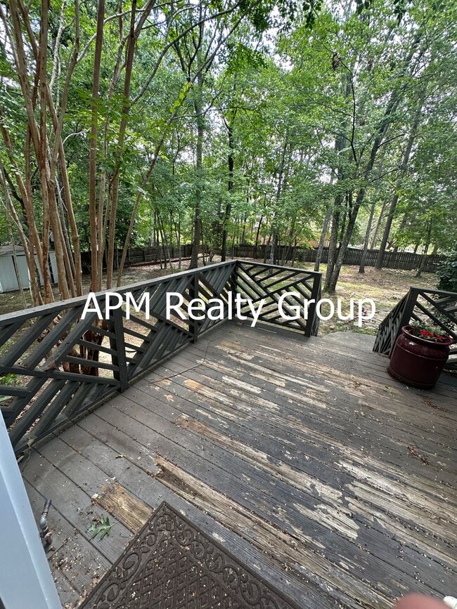 Building Photo - 109 Rolling Creek Cir