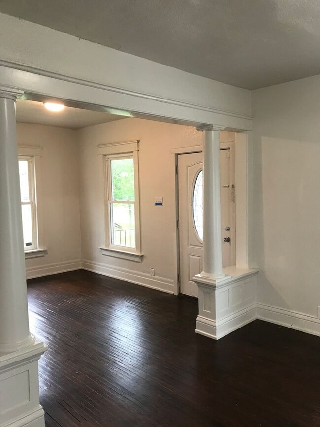 Building Photo - 943 Brice Ave