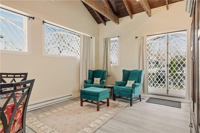 Building Photo - 98 Kay St