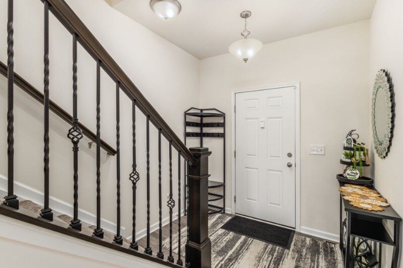 Building Photo - 2868 Beechwood Dr