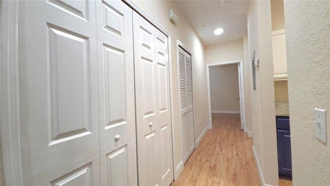 Building Photo - 6055 Westgate Dr