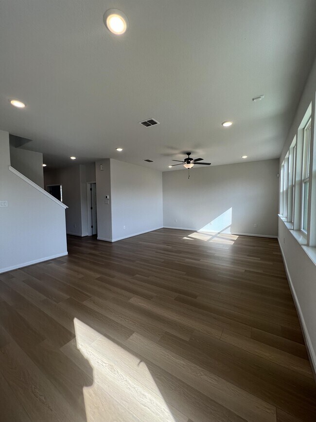 Building Photo - 16630 Daylight Ln