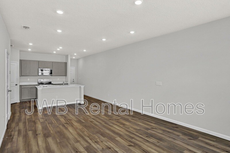 Building Photo - 14567 Macadamia Ln