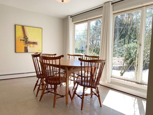 Building Photo - 1 Balfour St