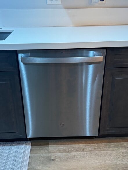 Dishwasher in house - 11305 Sheldon St