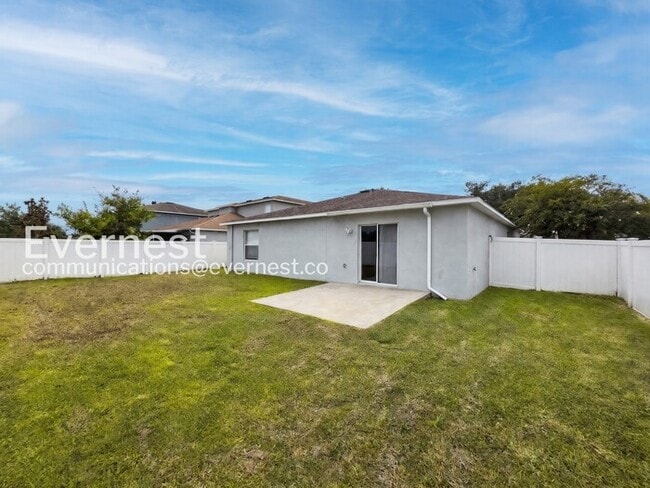 Building Photo - Limited Time Special Offer / 4 Bed/2 Bath Home with Garage / Pet-Friendly / Vouchers Accepted / A...